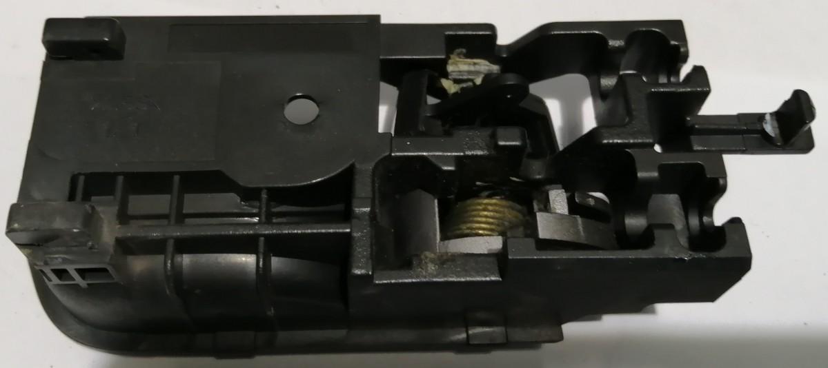 maniglia interna anteriore sx suzuki sx4 2007 8313063J20LF1<br />