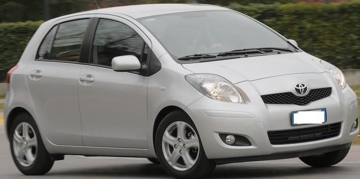 portiera toyota yaris posteriore sx