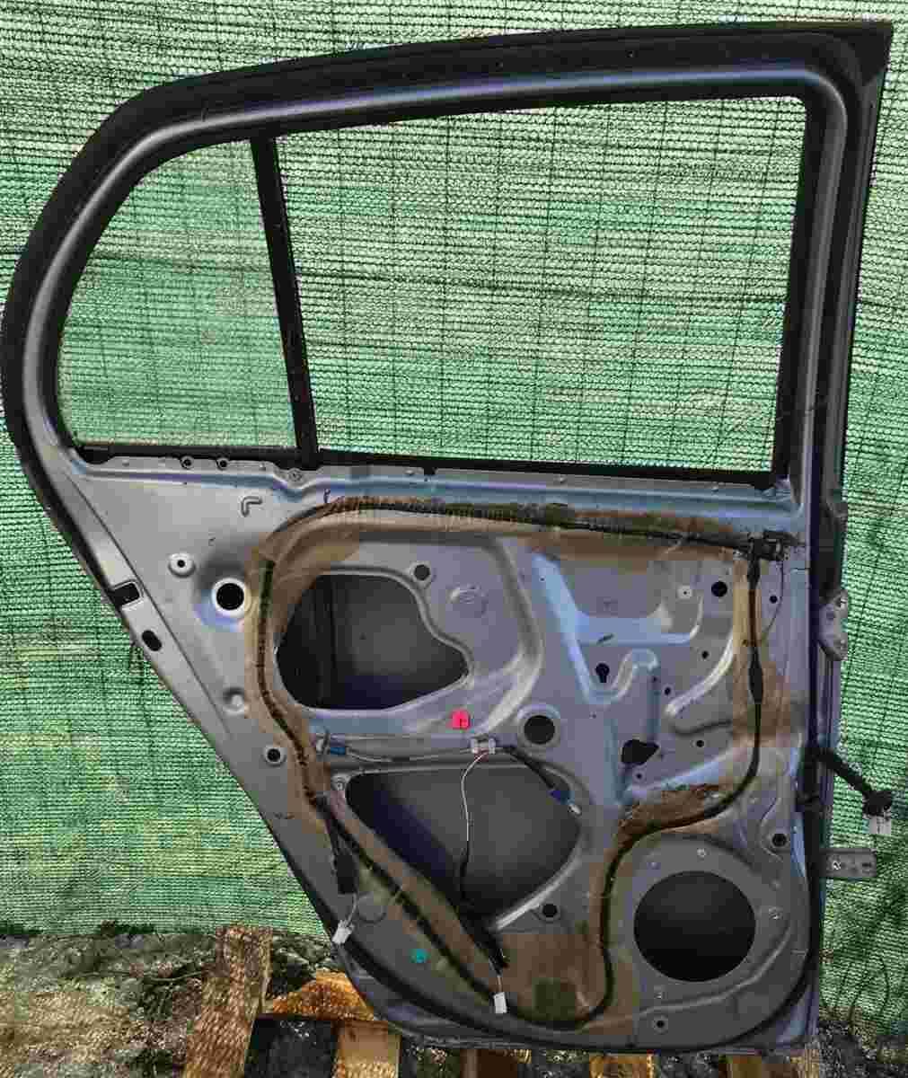 portiera toyota yaris posteriore sx