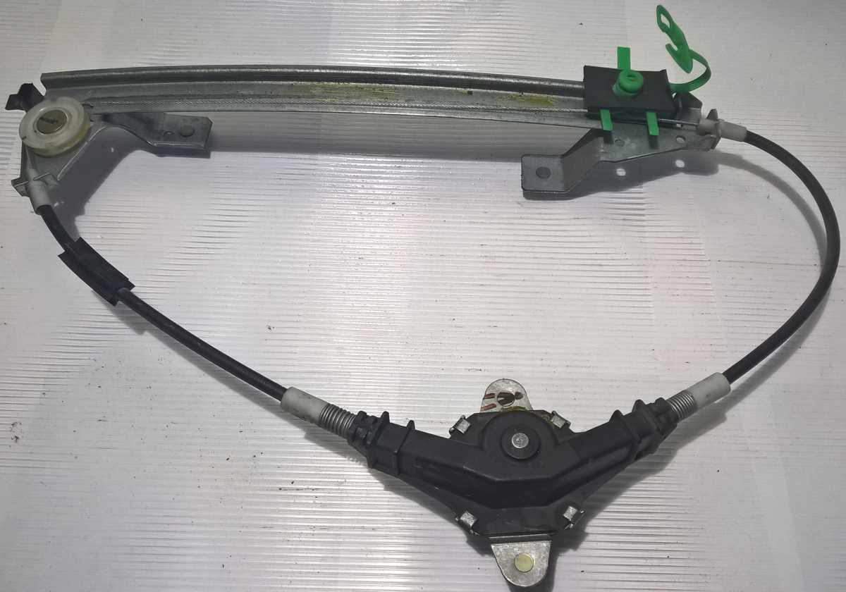 alzavetro manuale post dx fiat punto 2-3 serie 46536308<br /><br />