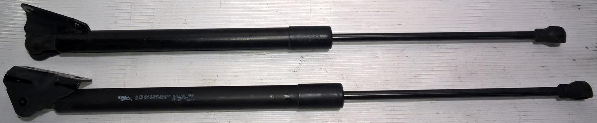 pistoncini portellone post peugeot 208 9673083680<br />