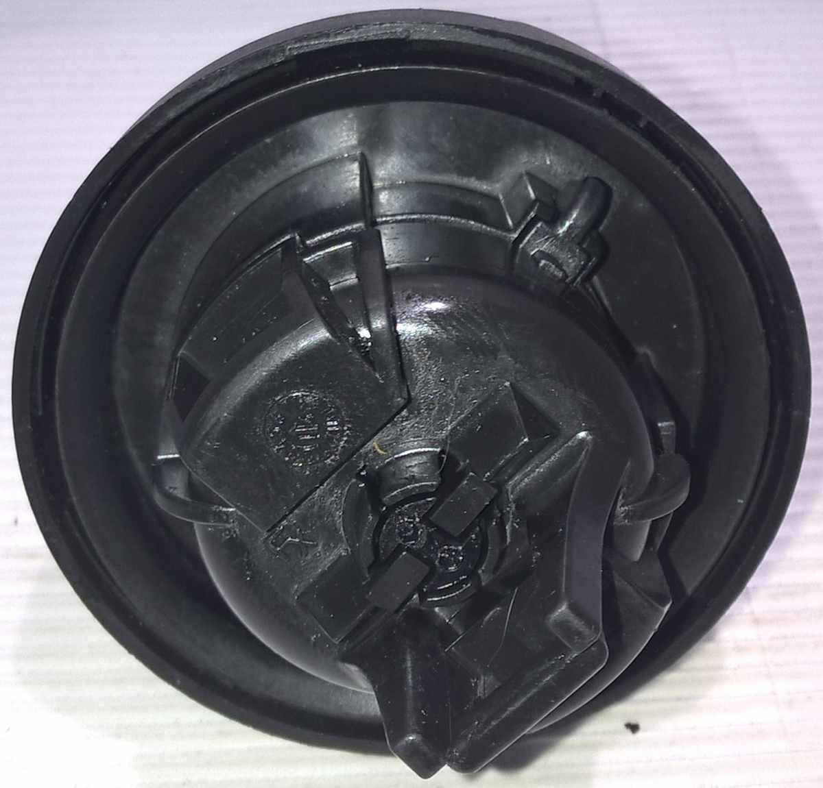 tappo serbatoio peugeot 208 1508G0<br /><br />