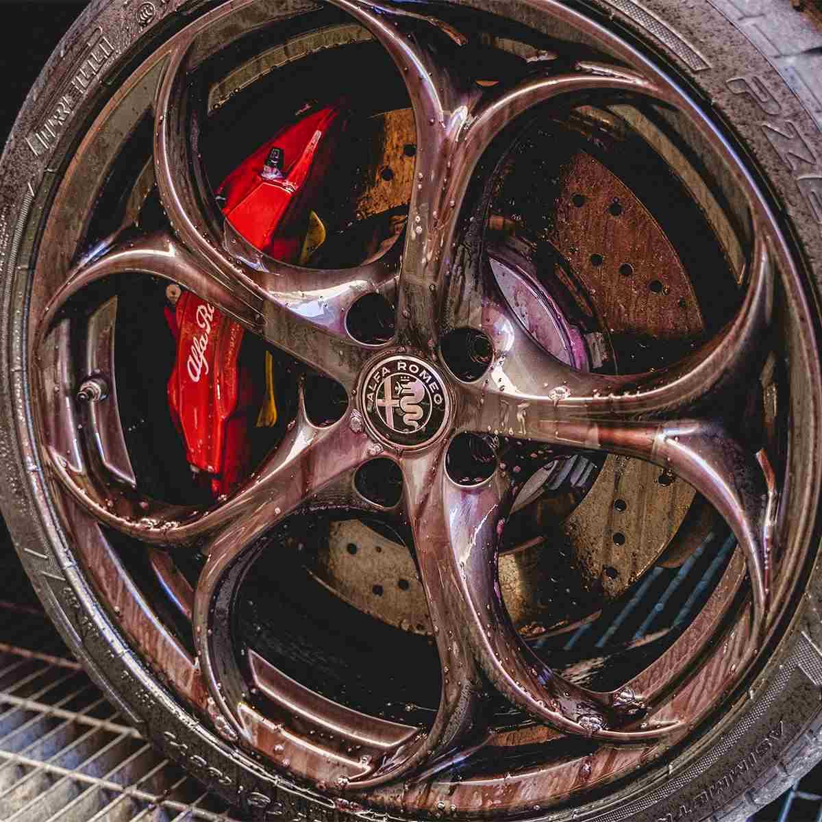 Mafra pulitore decontaminante rigenera cerchi cerchioni ruote spray auto