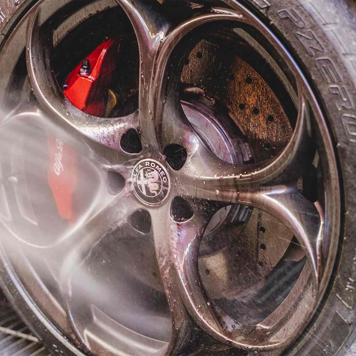 Mafra pulitore decontaminante rigenera cerchi cerchioni ruote spray auto