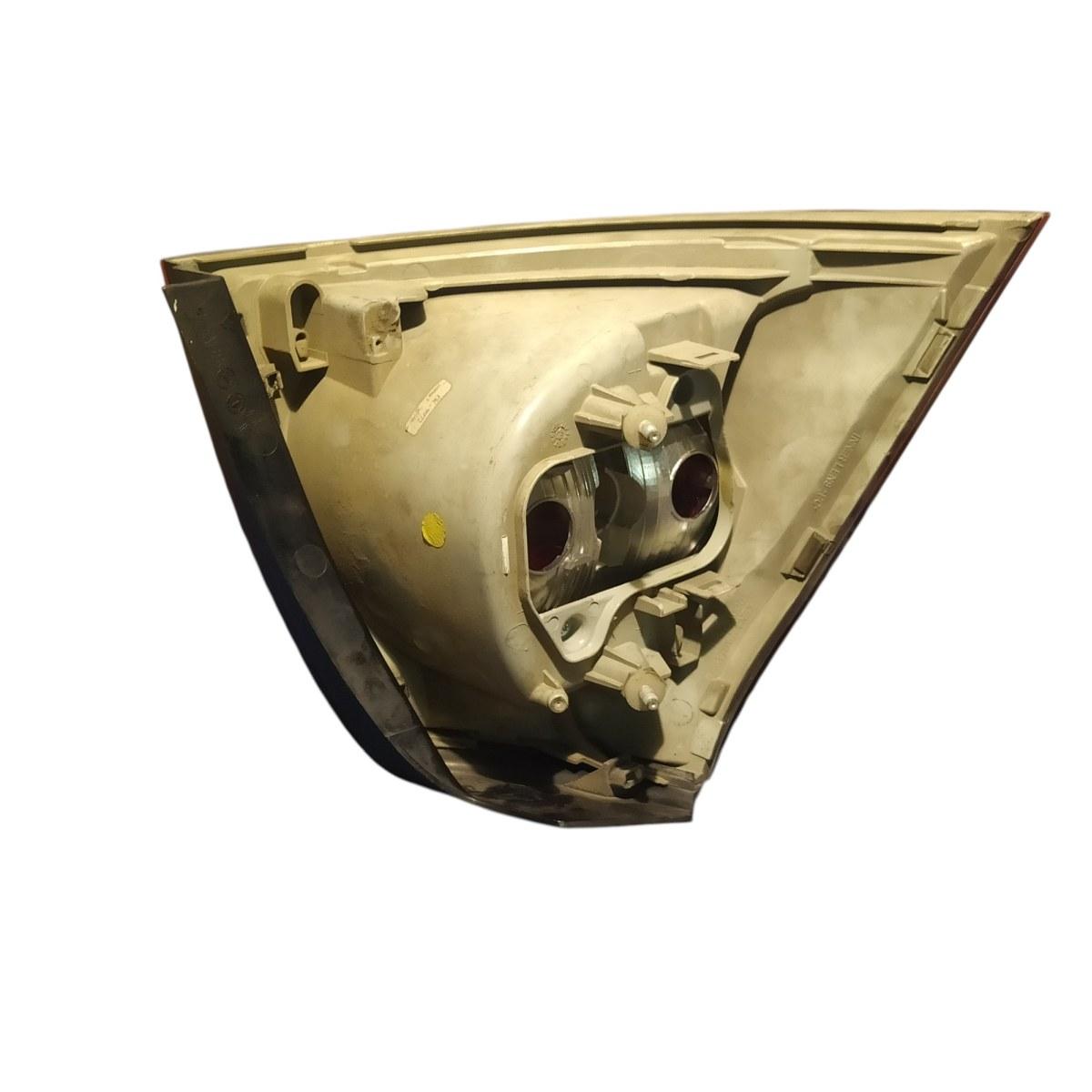 fanale dx  volkswagen golf 5  4vfx13404<br /><br /><br />