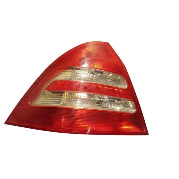 FANALE POSTERIORE DX   MERCEDES BENZ C200  ULO3311R<br /><br /><br />