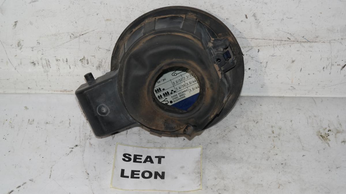 Seat leon sportellino carburante