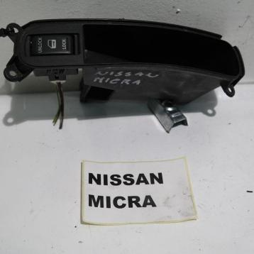 Nissan micra 2003 pulsante chiusura interna