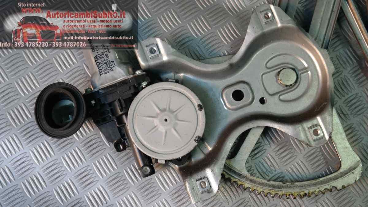 Toyota yaris alzavetro elettrico anteriore dx