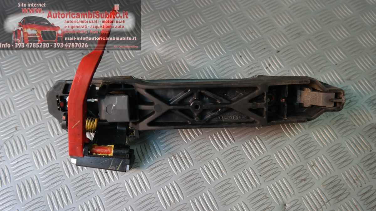 Toyota yaris maniglia esterna posteriore dx