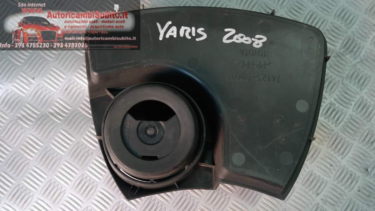 Toyota yaris posacenere