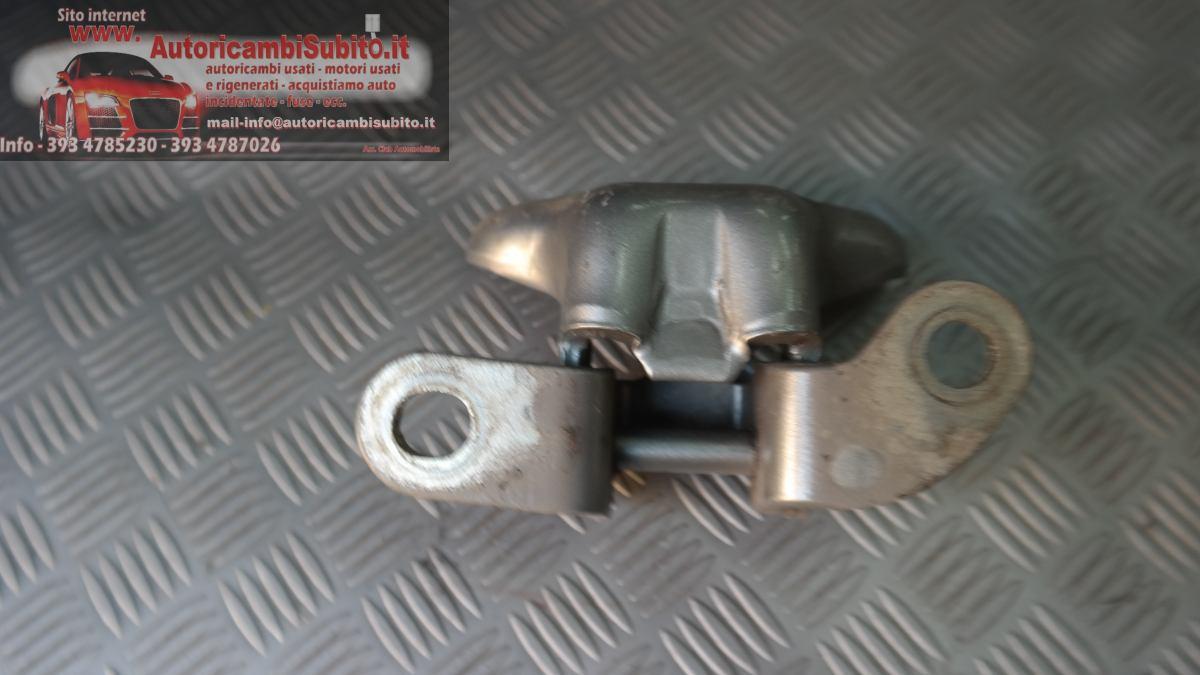 Toyota yaris cerniera porta posteriore dx