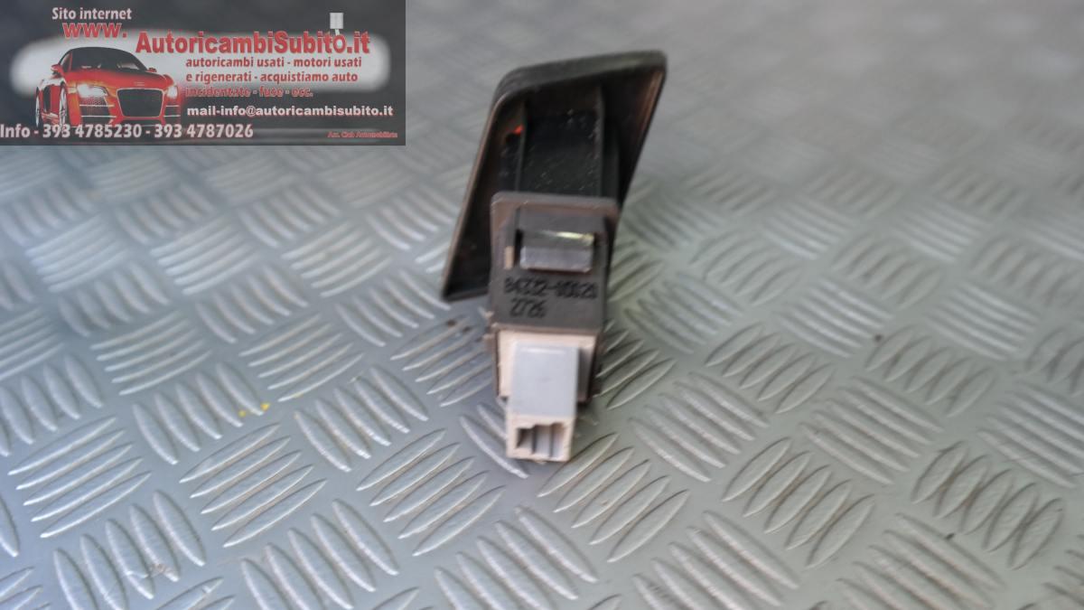 Toyota yaris pulsante 4 frecce