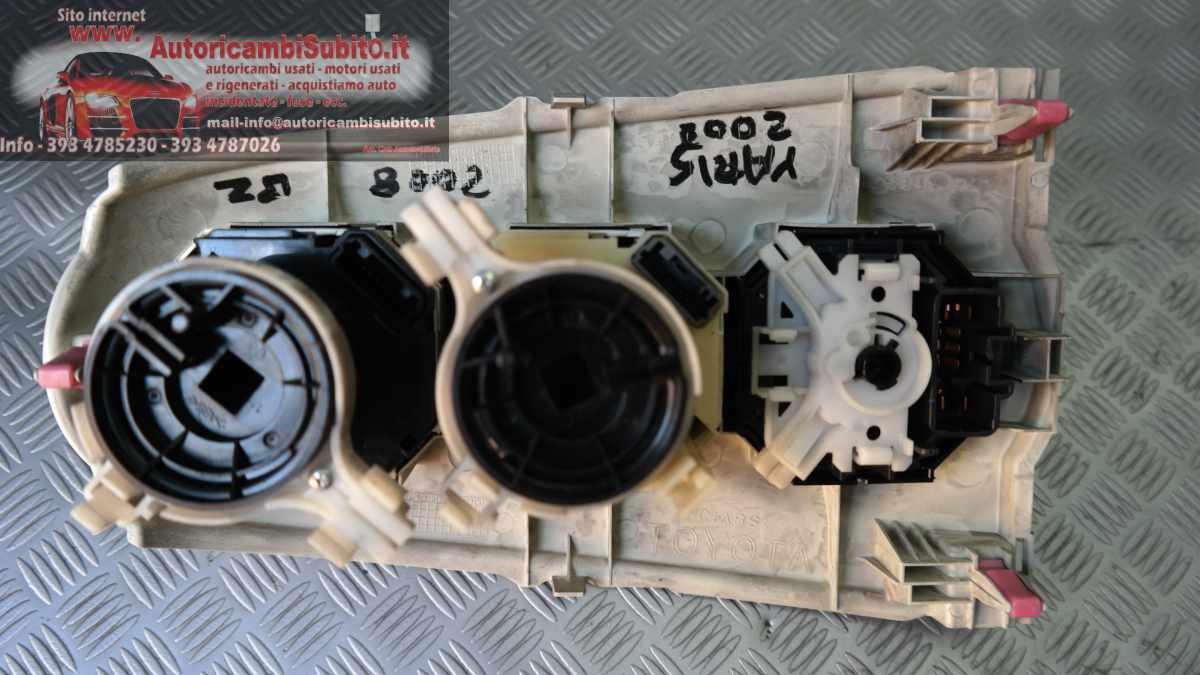 Toyota yaris comandi clima manuali