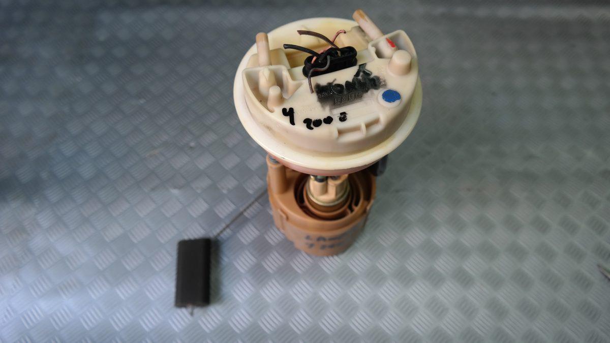 Lancia y pompa benzina con galleggiante