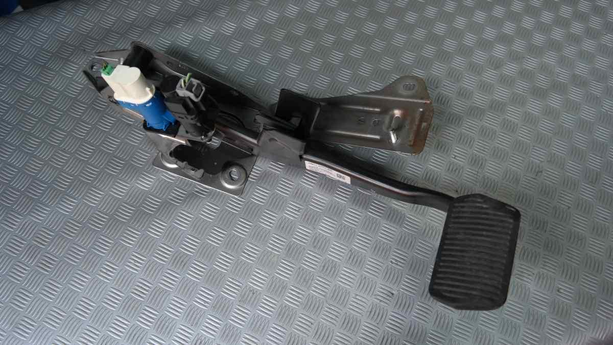 Ford focus pedale freno con cambio automatico