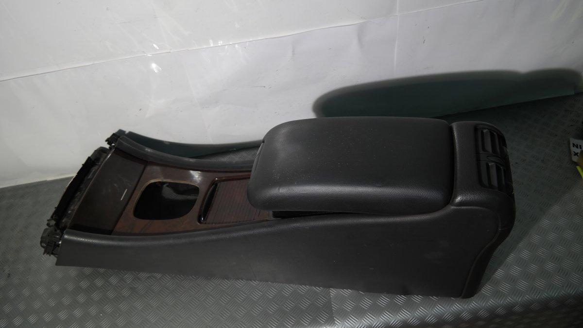 Mercedes classe c bracciolo centrale