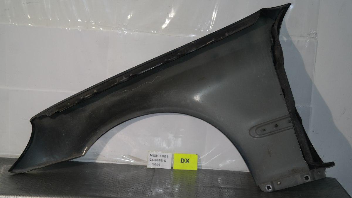 Mercedes classe c parafango dx con qualche graffio