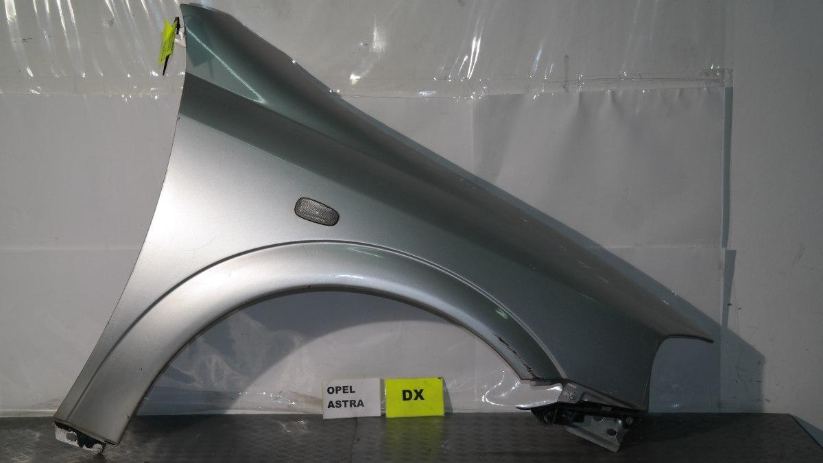 Opel astra parafango dx con qualche graffio