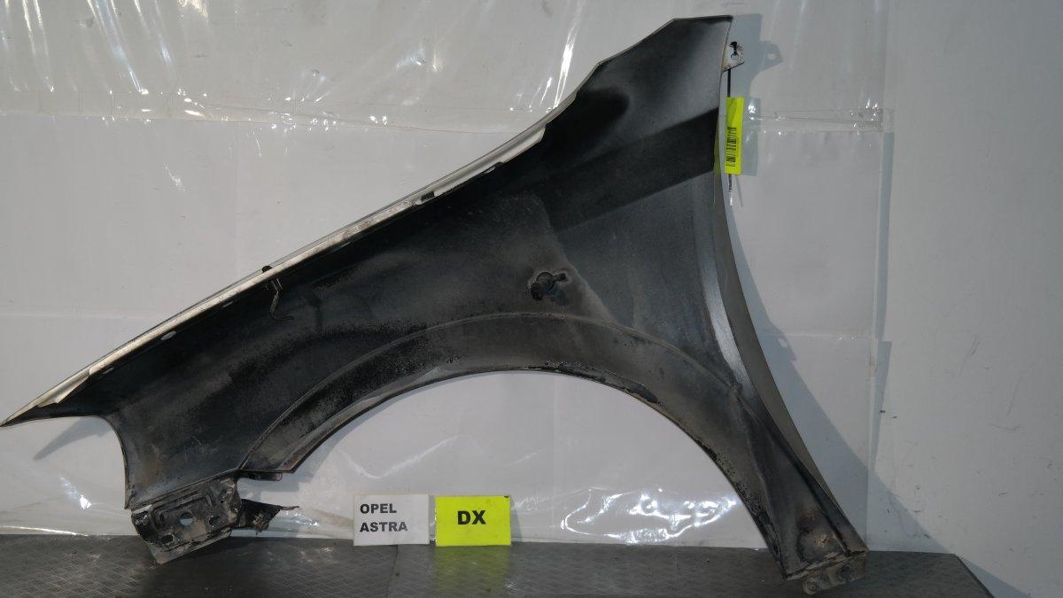 Opel astra parafango dx con qualche graffio