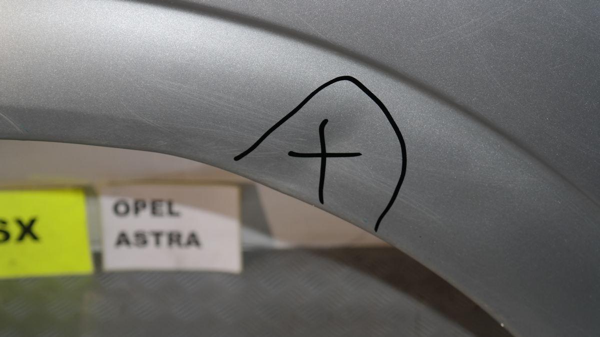Opel astra parafango sx con qualche graffio