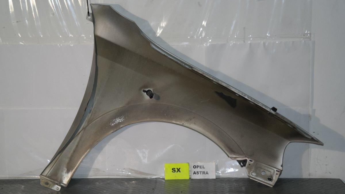 Opel astra parafango sx con qualche graffio