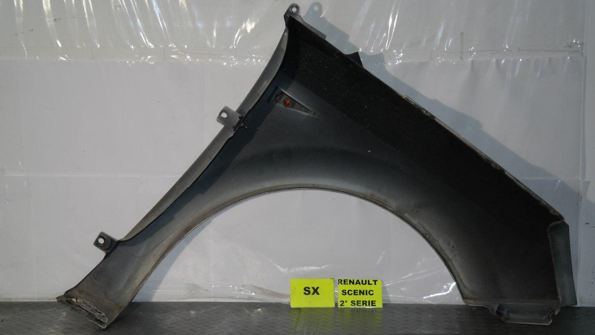 Renault scenic parafango sx con qualche graffio