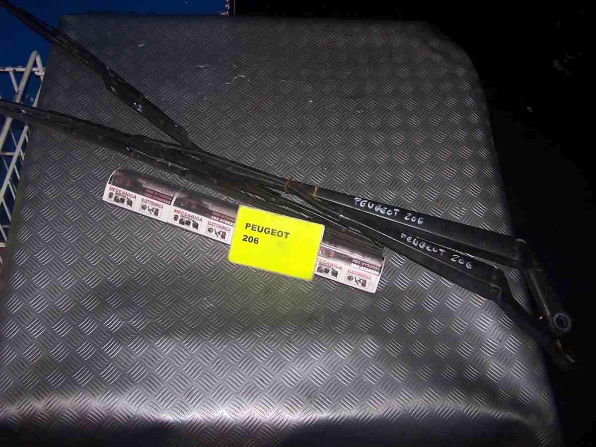 Peugeot 206 dal 2003 al 2007 braccia tergicristallo anteriori