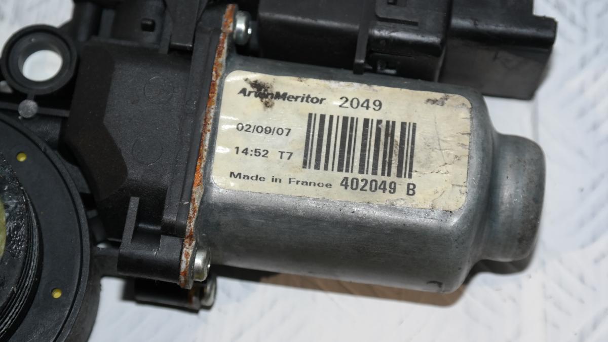 Renault scenic 402049b motorino alzavetro post sx