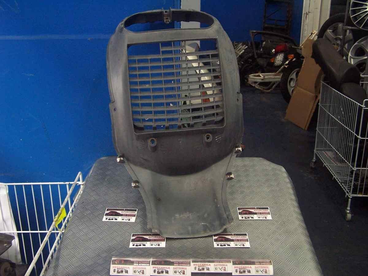 Ricambi scooter piaggio beverly 500  griglia radiatore