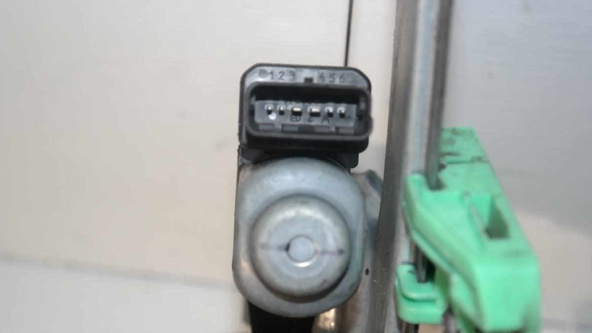 Renault scenic dal 2003 al 2008 alzavetro elettrico ant sx