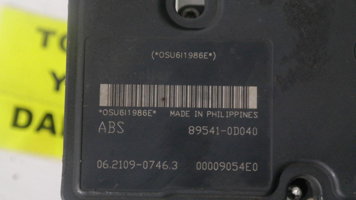 Toyota yaris 1400 d 44510-0do31be / 062102-07464 centralina abs