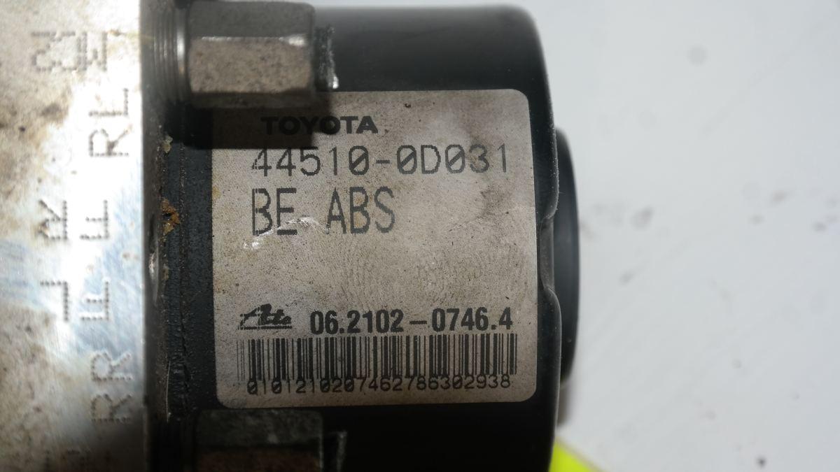 Toyota yaris 1400 d 44510-0do31be / 062102-07464 centralina abs