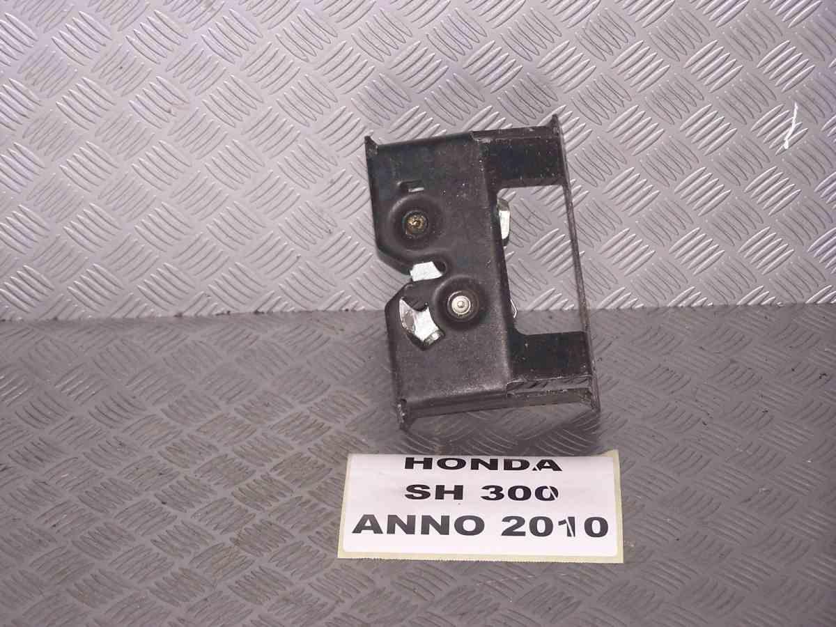 Ricambi scooter honda sh 300 dal 2007 al 2011 chiusura sella