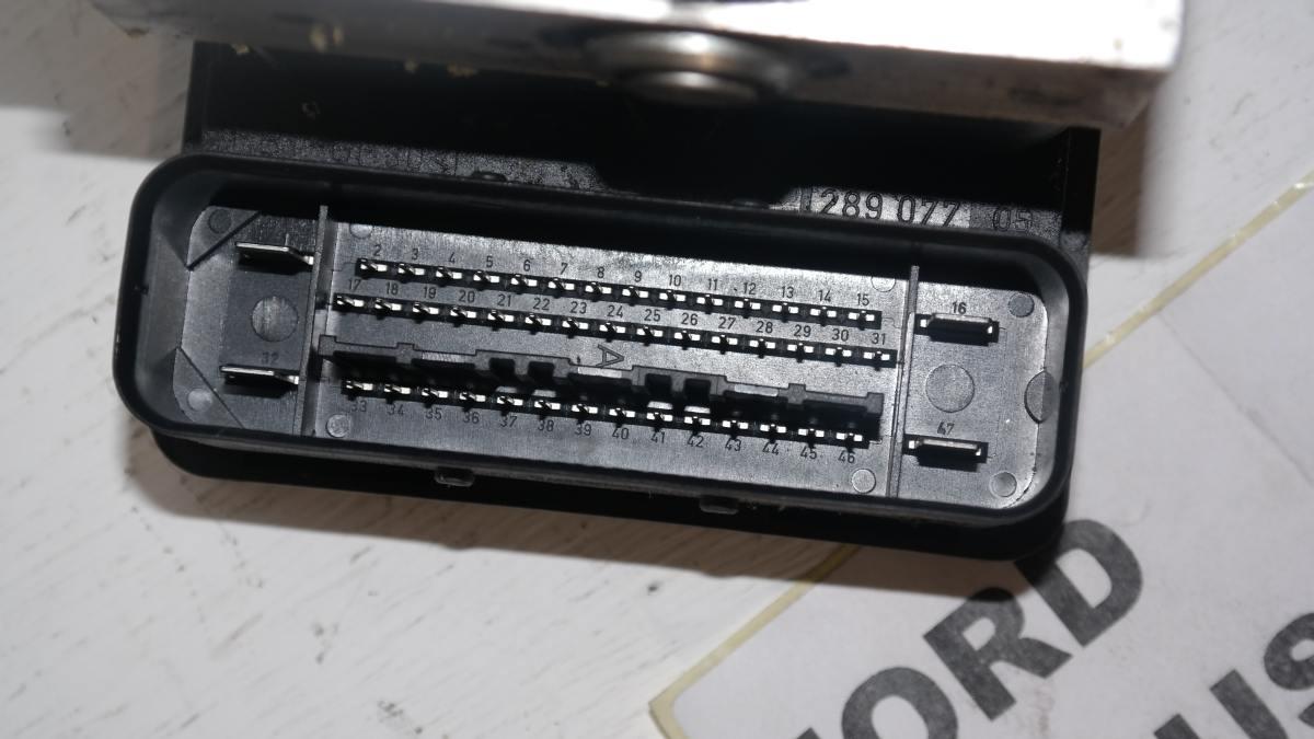 Ford focus 10020603224 / 8m512c405aa centralina abs