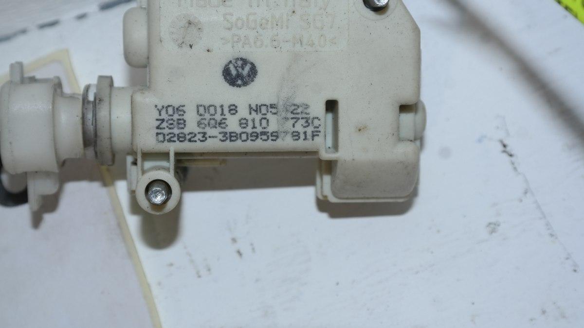 Vw polo y060018no5022 chiusura sportellino carburante