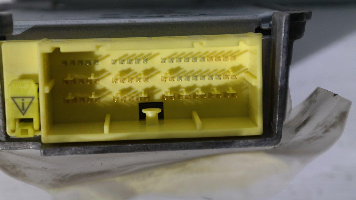 Toyota yaris 1300 bz 212986103 / 891700d216 centralina airbag