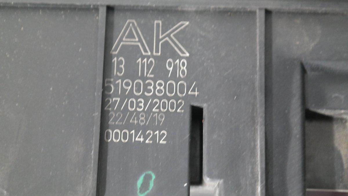 Opel vectra codici 13125487 / 13112918 portafusibili