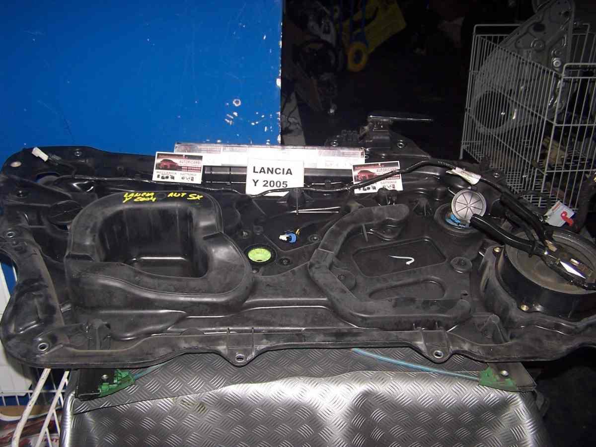 Lancia y dal 2004 al 2007 pannello alzavetro anteriore sx