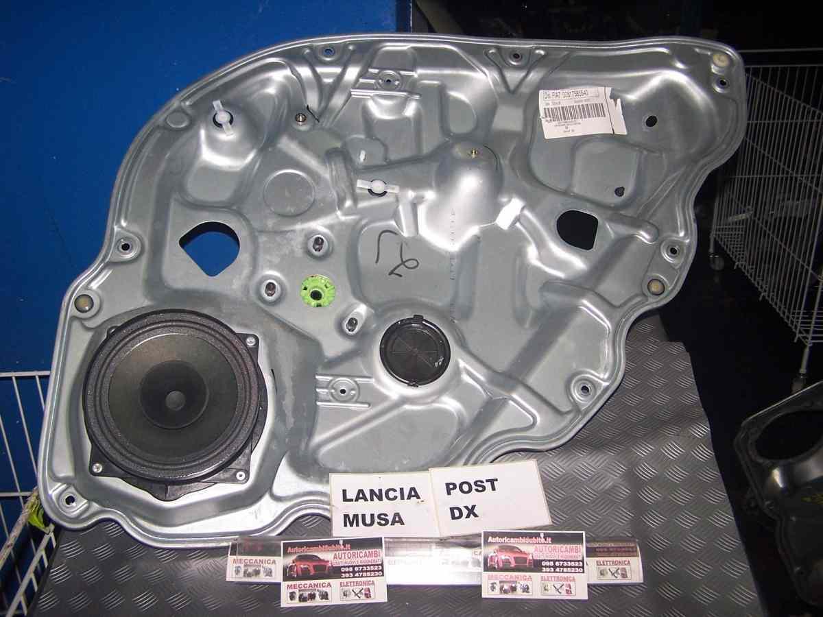 Lancia musa dal 2004 al 2007 pannello alzavetro posteriore dx