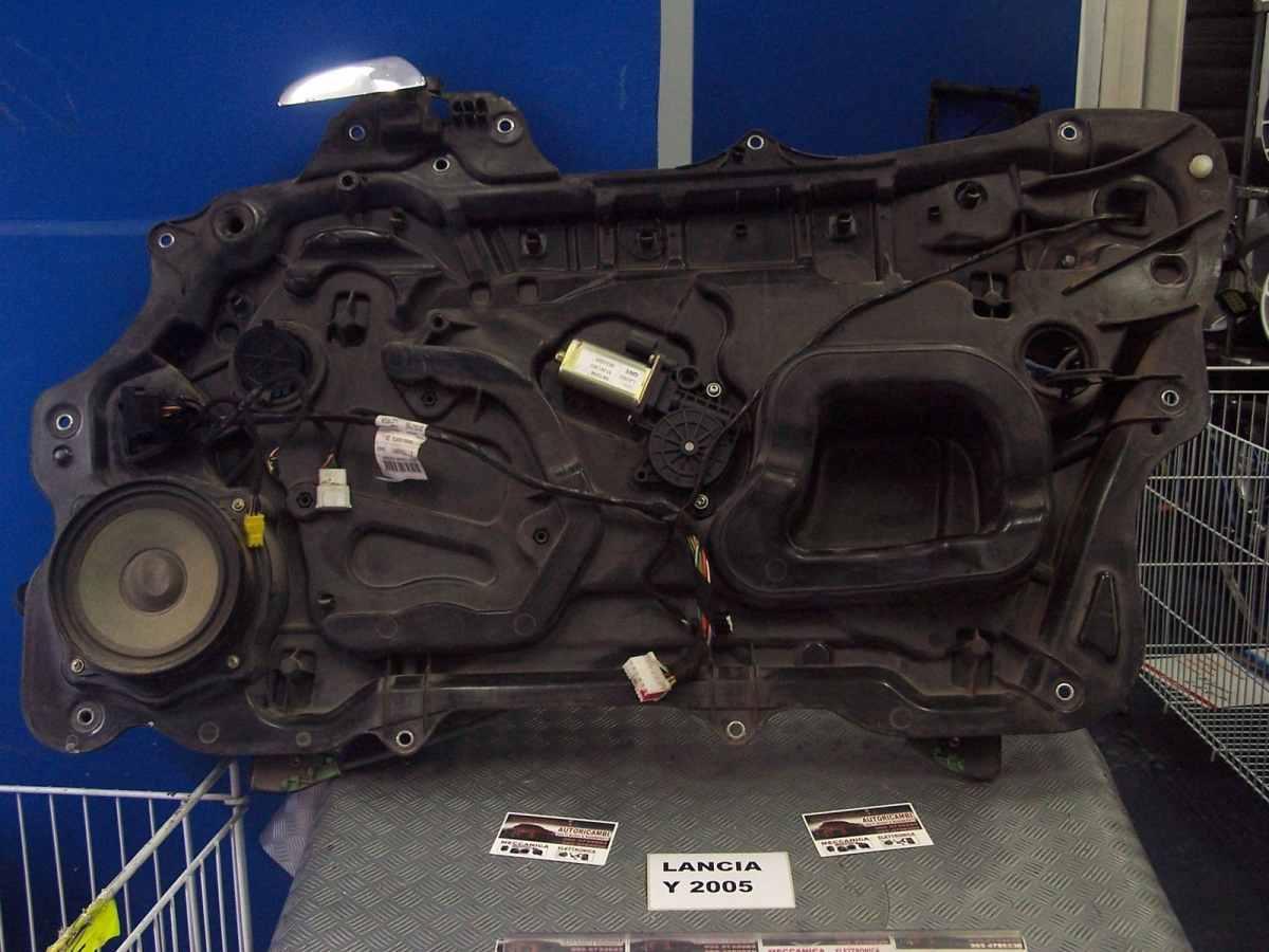 Lancia y dal 2004 al 2007 pannello alzavetro anteriore dx