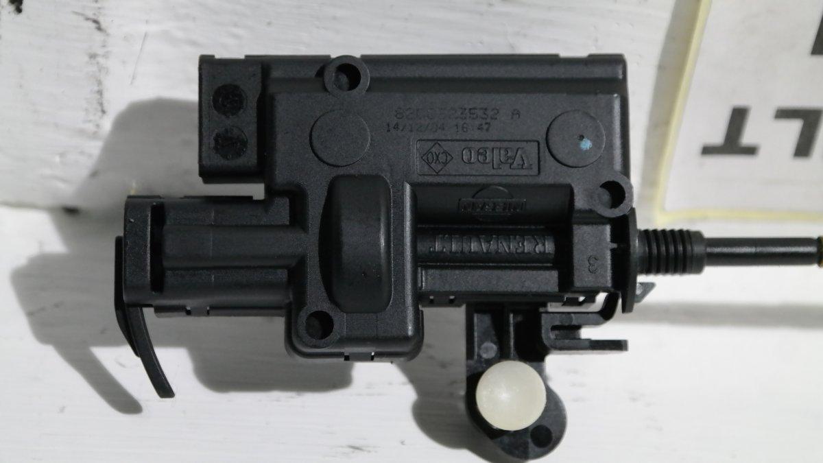 Renault megane 8200323532a chiusura sportellino carburante