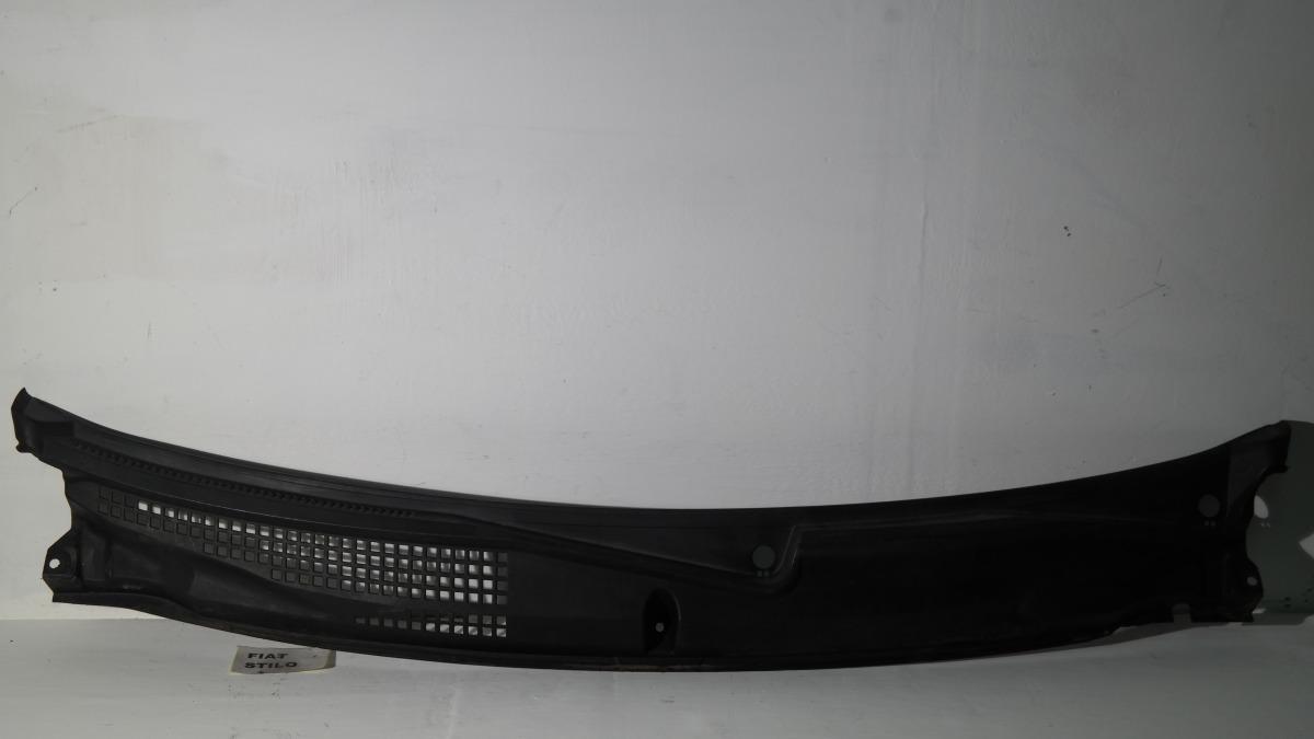 Fiat stilo dal 2001 al 2010 plastica parabrezza / gocciolatoio