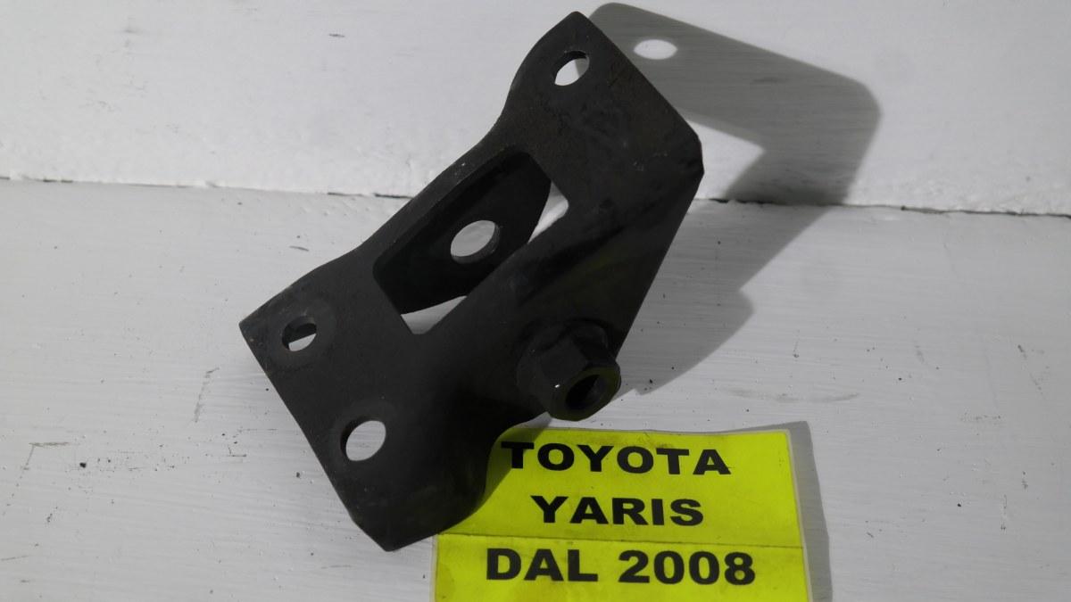 Toyota yaris dal 2006 al 2011 supporto motore