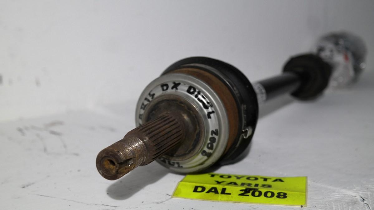 Toyota yaris 1400 d dal 2006 al 2011 250130595012 semiasse lungo