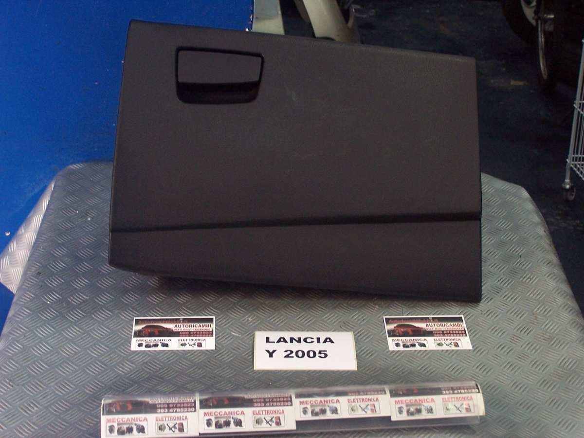 Lancia y dal 2004 al 2007 cassetto portaoggetti