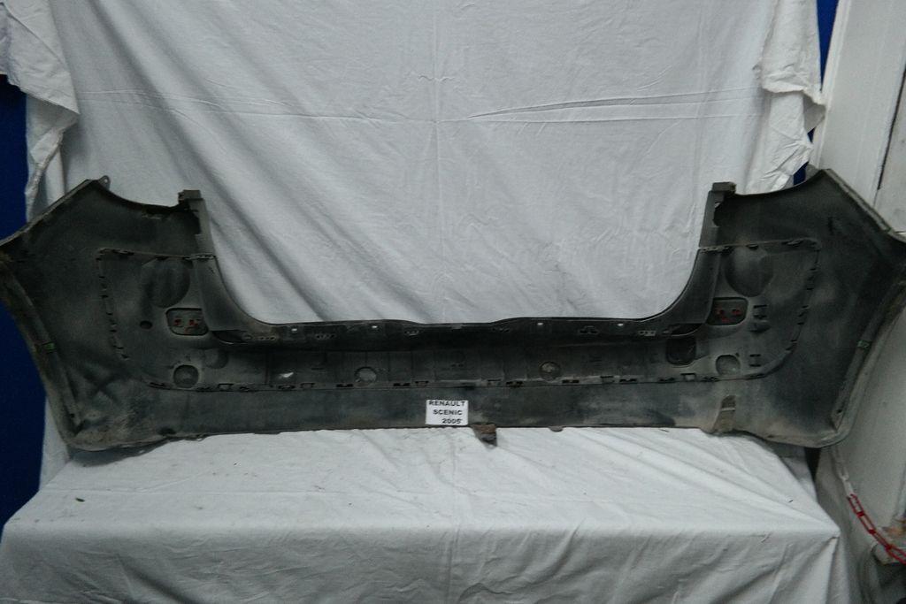 RENAULT SCENIC 2a SERIE DAL 2003 AL 2008 PARAURTI POSTERIORE LEGGERMENTE DANNEGGIATO