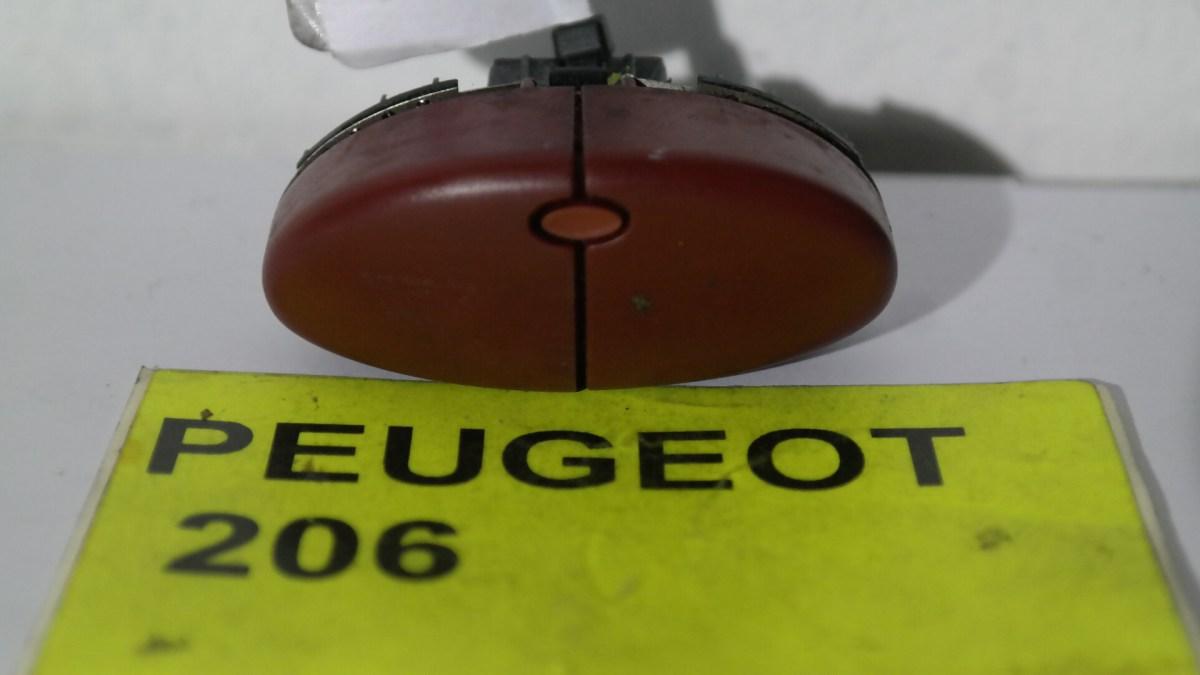 6552YC INTERRUTTORE LUCI DàEMERGENZA PEUGEOT 206 E15,00<br />