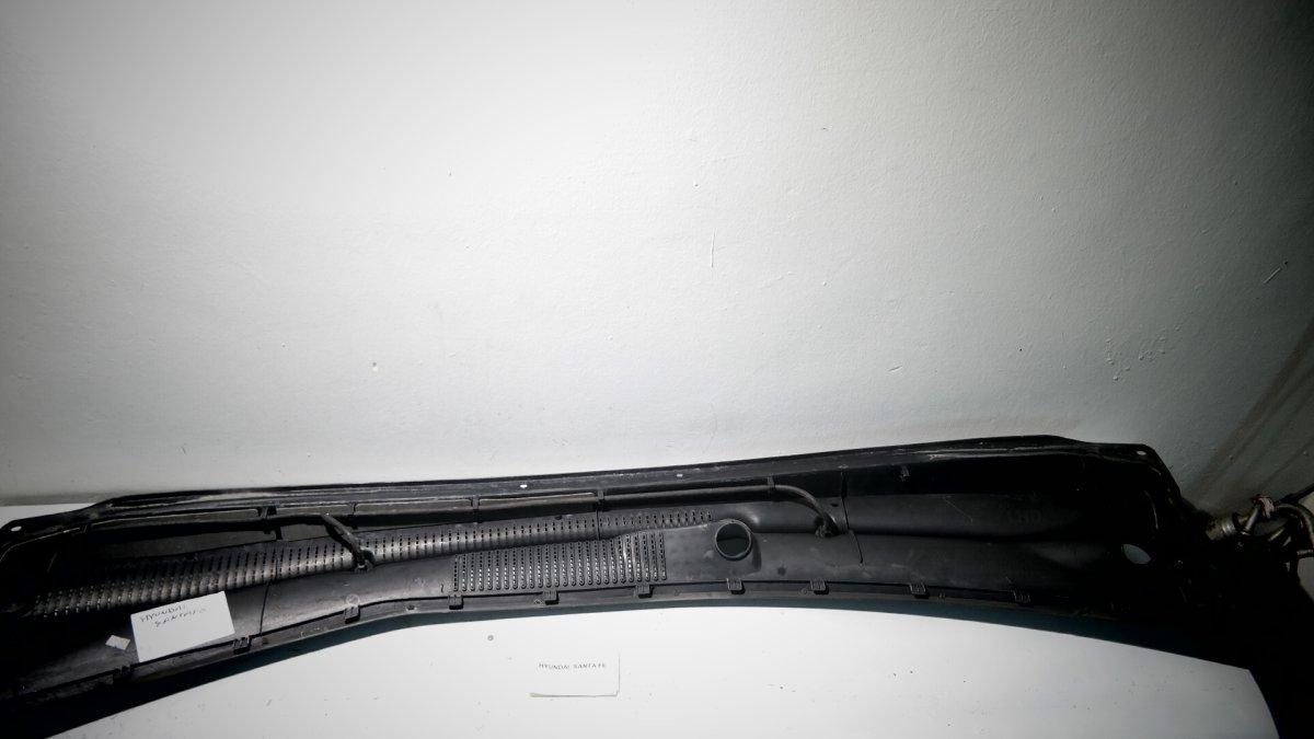 861502B000 GOCCIOLATOIO SOTTO PARABREZZA  HYUNDAI SANTA FE<br /><br />