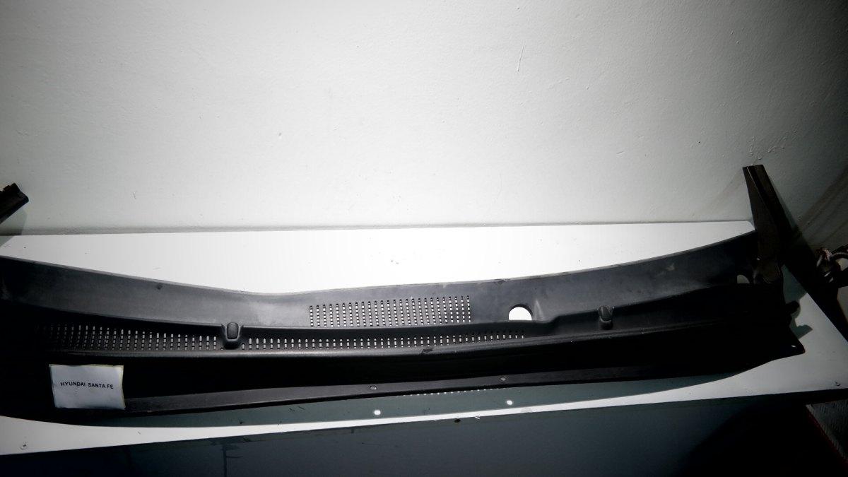 861502B000 GOCCIOLATOIO SOTTO PARABREZZA  HYUNDAI SANTA FE<br /><br />